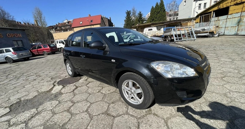 Kia Ceed cena 12900 przebieg: 208000, rok produkcji 2009 z Katowice małe 92